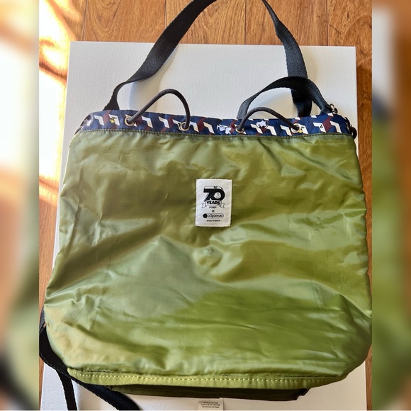 LeSportsac Snoopy Peanuts Gang Large Crossbody Bucket Bag - Picture 11 of 15